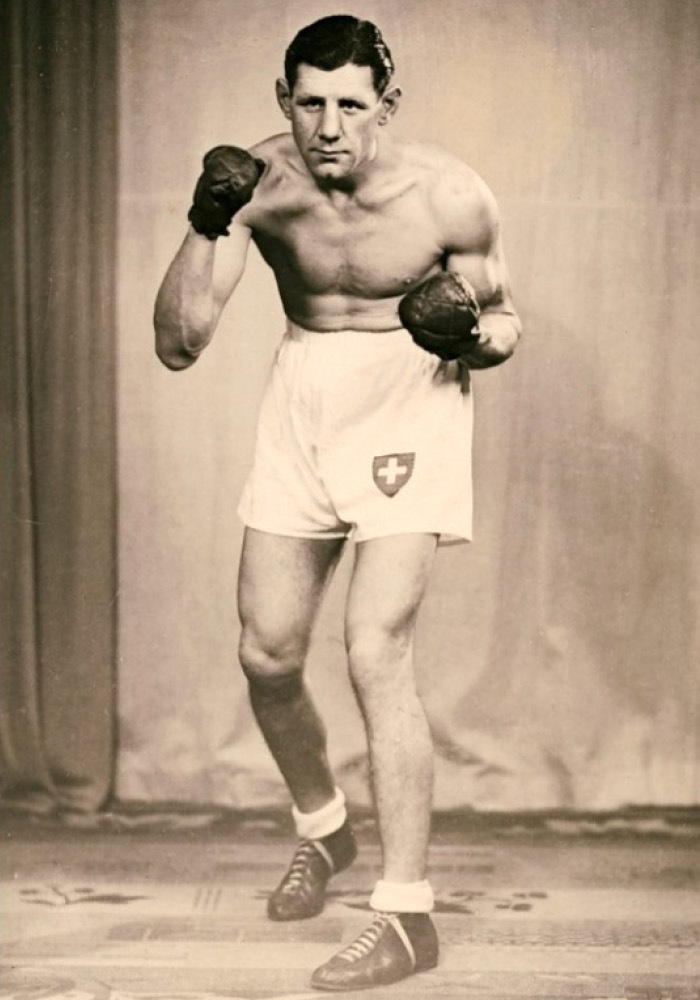 Hans Müller als Boxer.