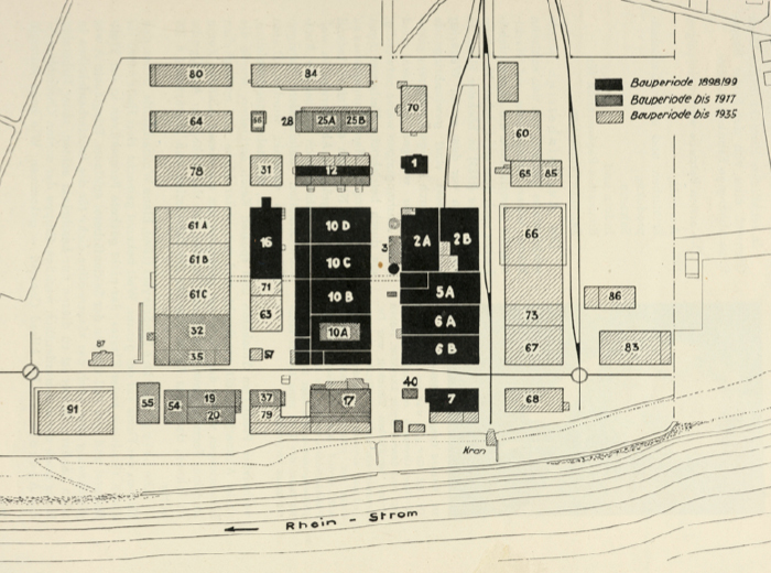 Bis vor dem ersten Weltkrieg hatte das Werk Grenzach bereits eine stattliche Grösse erreicht. Die ersten Bauten entstanden 1898, errichtet von der Firma Preiswerk. Maschinen und Mitarbeiter kamen zum grössten Teil aus dem Werk Rosental nach Grenzach.