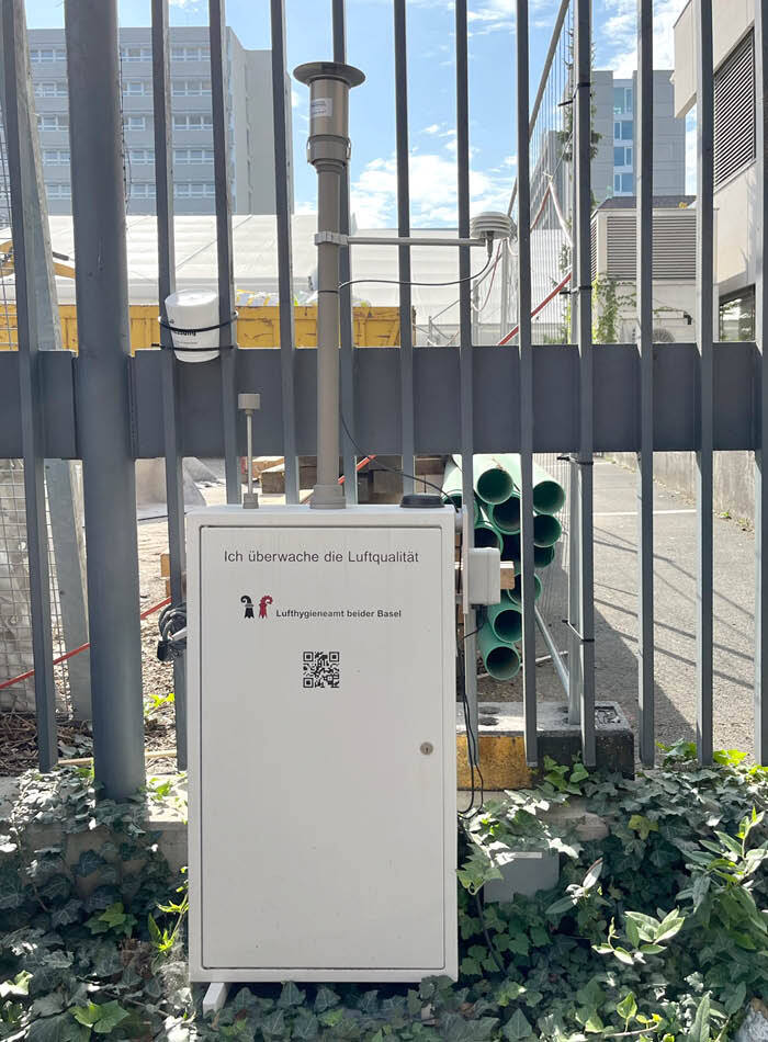Luftmessstation «Rosental 3» beim Eingang Friedrich-Miescher-Institut (Quelle: LHA).