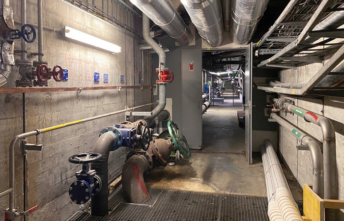 Utility tunnel with a ring network for energy, water, electricity and data.