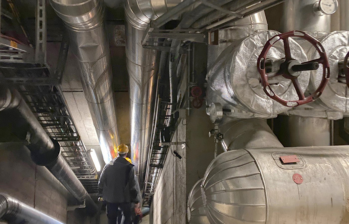 The tunnel is being continuously expanded and upgraded.